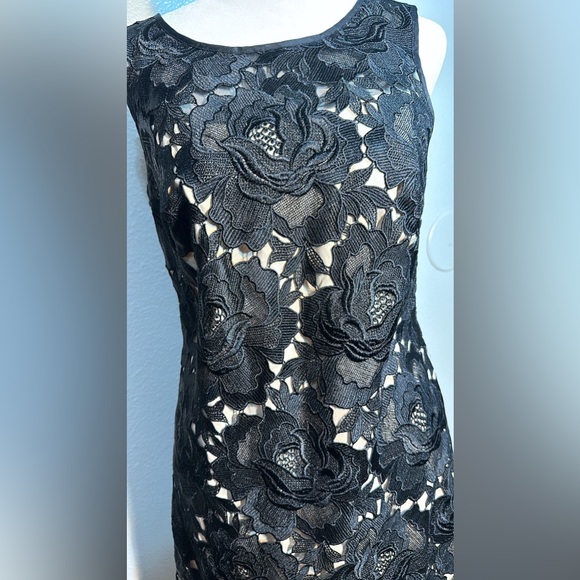 White House Black Market Womens Sheath Black floral Lace Overlay Dress Sz 2 - Picture 13 of 16